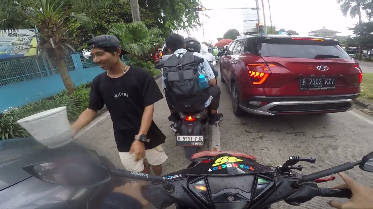 Salam Di Atas ASPAL musim hujan 💬