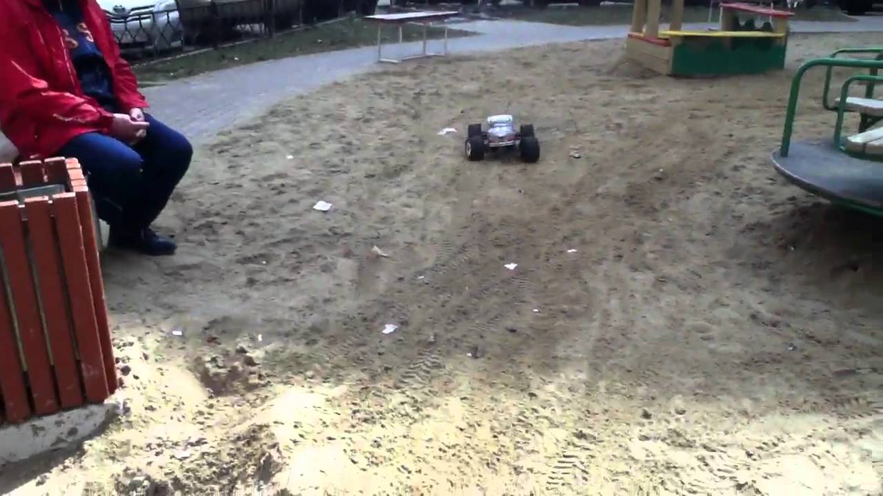 Traxxas e-maxx
