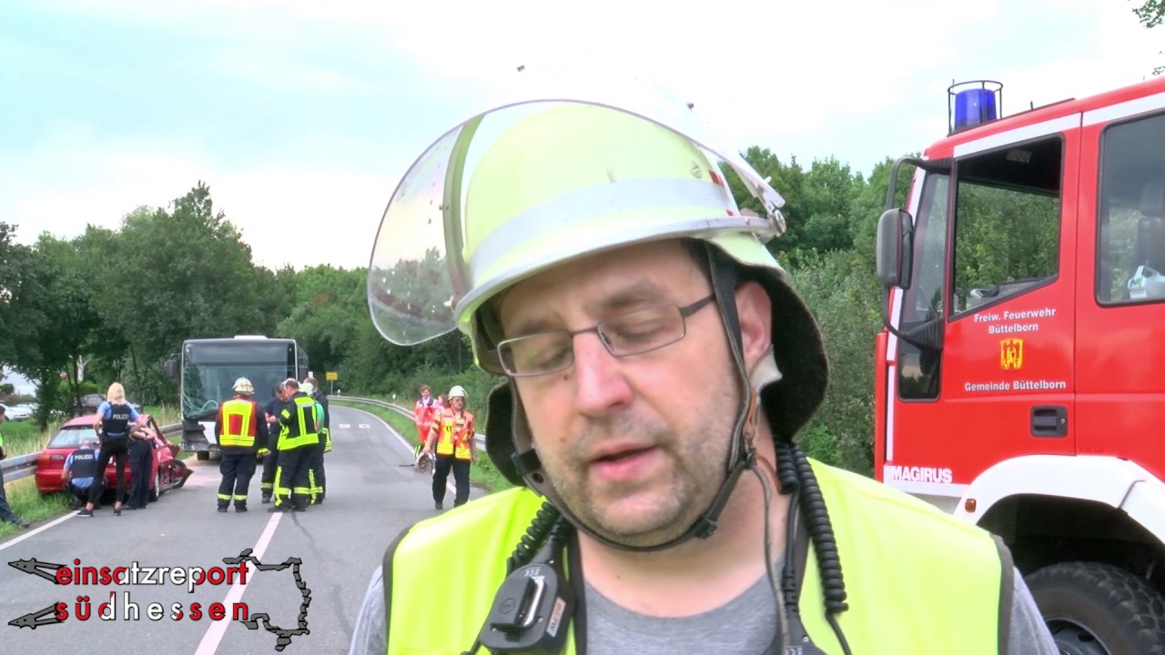 PKW prallt gegen Linienbus - Büttelborn - 01.08.2017