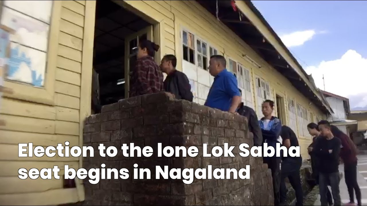 #Nagaland: Naga People&rsquo;s Front president Shurhozelie Liezietsu casts vote during LS Polls