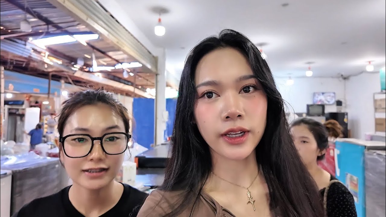 ช่วงนี้ใครก็เห็นอาริต้าเศร้าๆ พี่สาวชวนย้ายมาอยู่ที่เชโนด้วย มีห้องให้อยู่มีรถให้ขับเอาใจเต็มที่