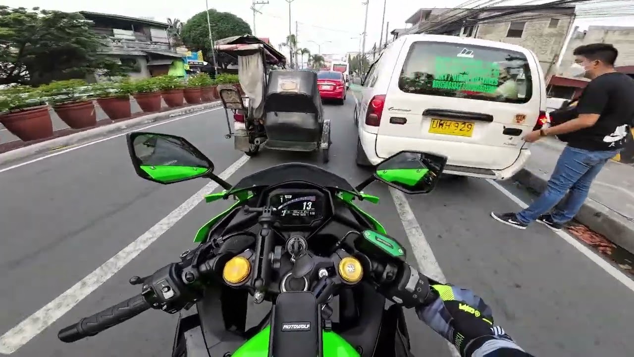 2023 Kawasaki Ninja ZX25R SE using Akrapovic Slip-On Stainless Steel Exhaust Pipe for the First Time