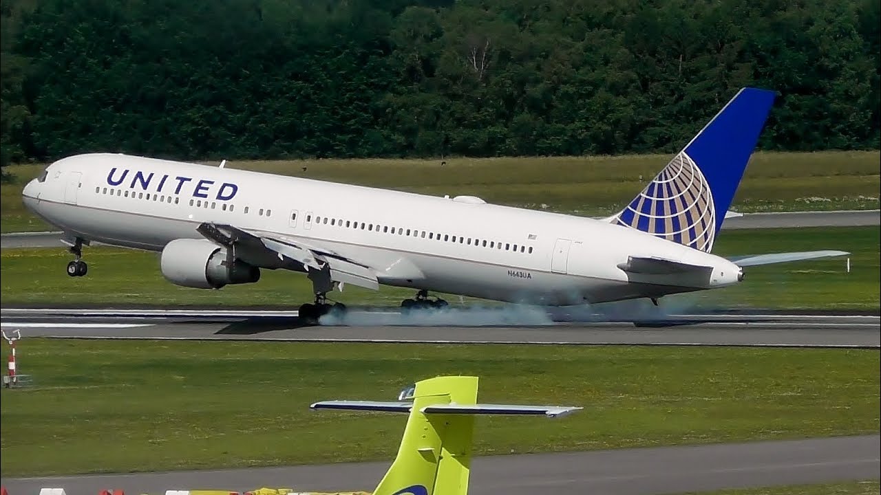 Plane Spotting Hamburg Airport 26th June 2017