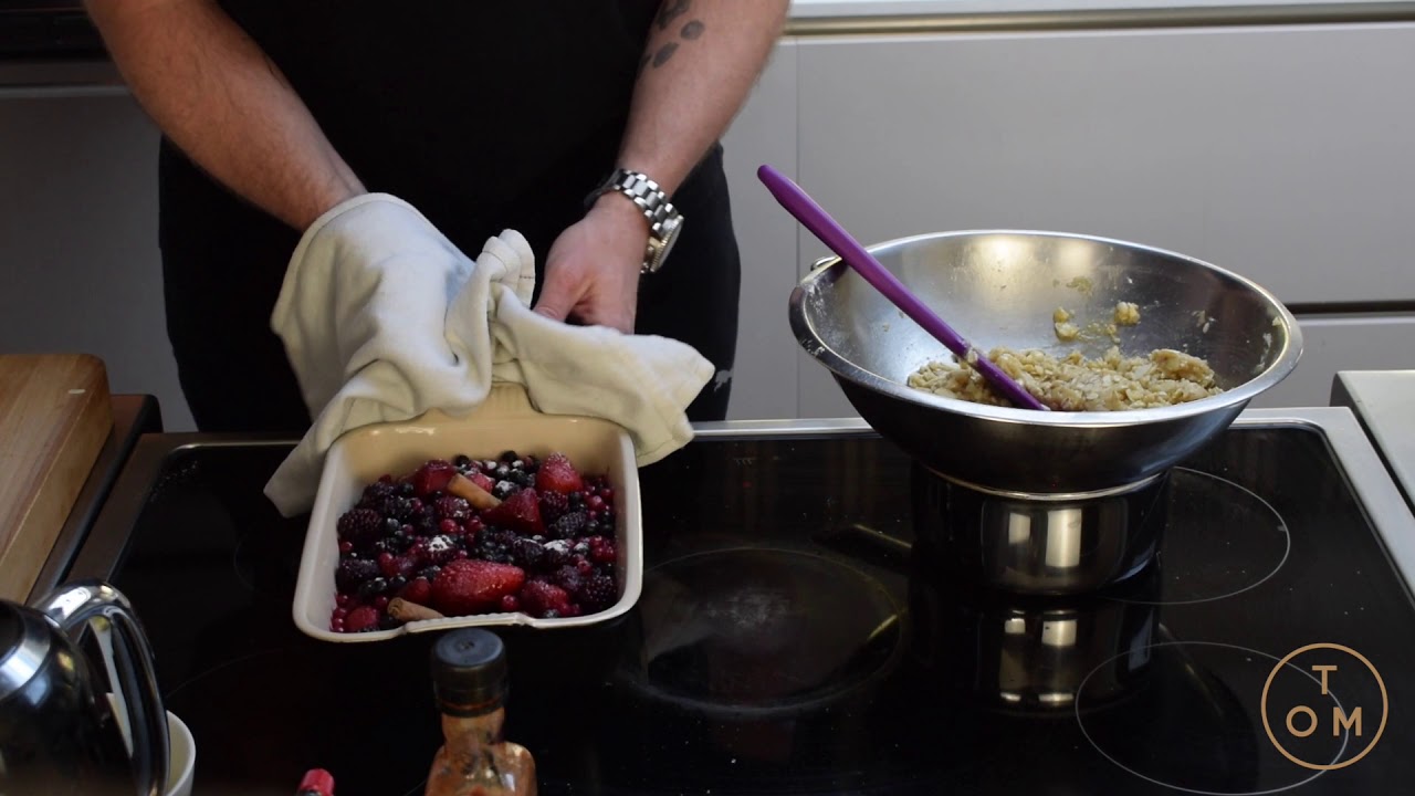 Lockdown Dinners: Fresh Fruit Crumble Recipe