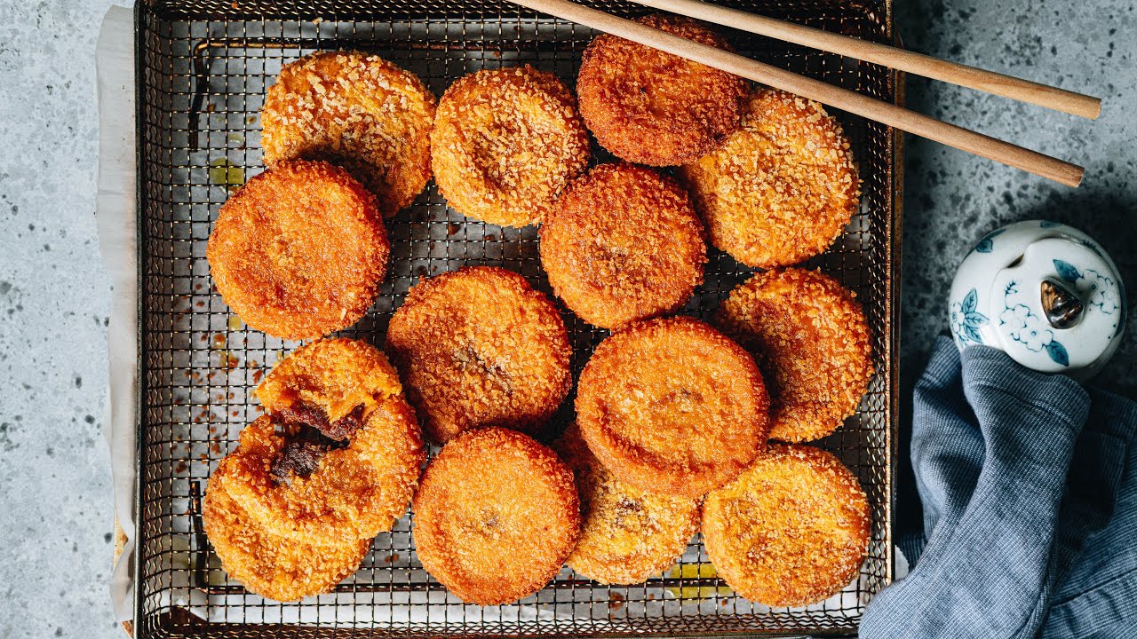 Chinese Pumpkin Cake (南瓜饼)