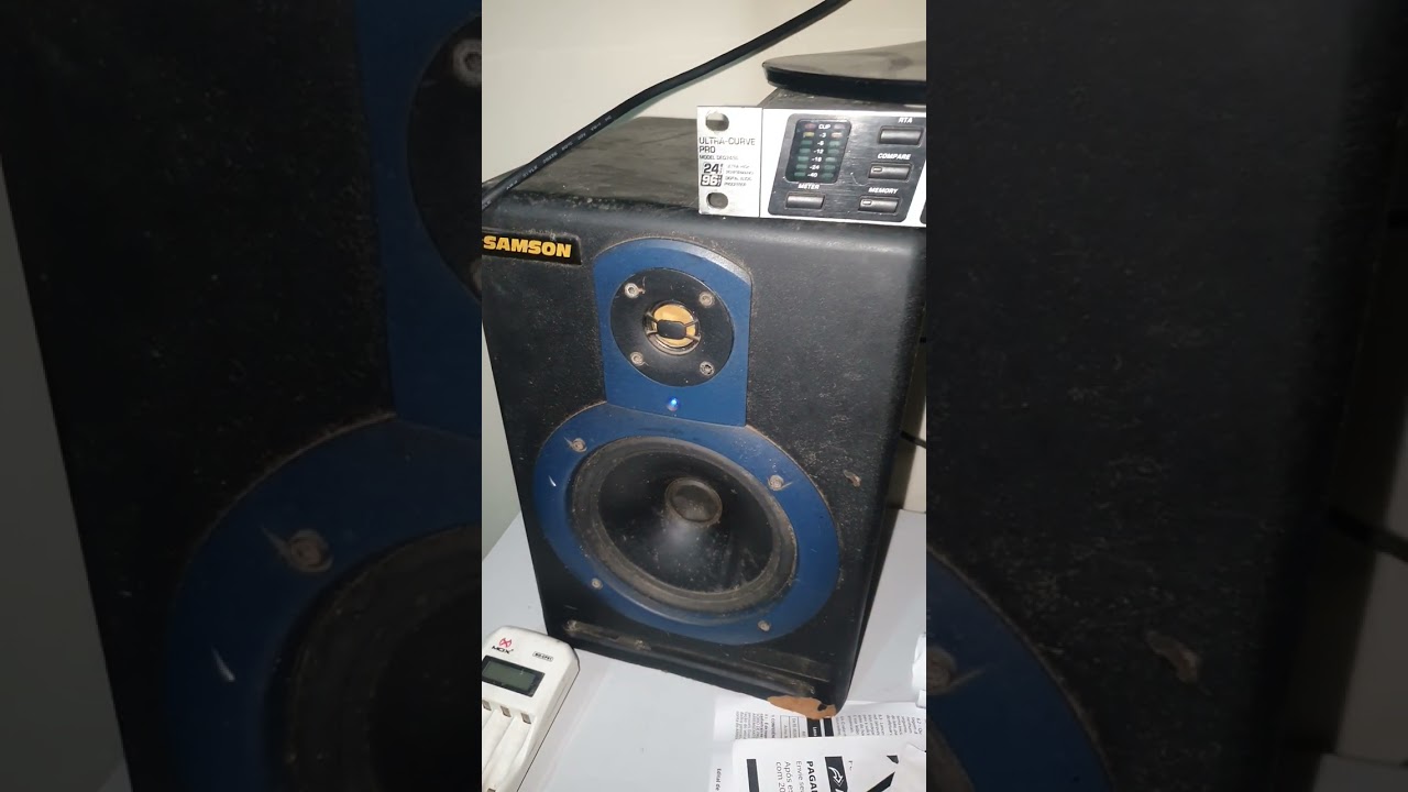 Par de Monitores Samson Resolv 65a