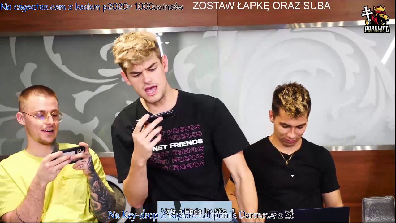 ekipa friza gra w among us #37 w jednym pomieszczeniu