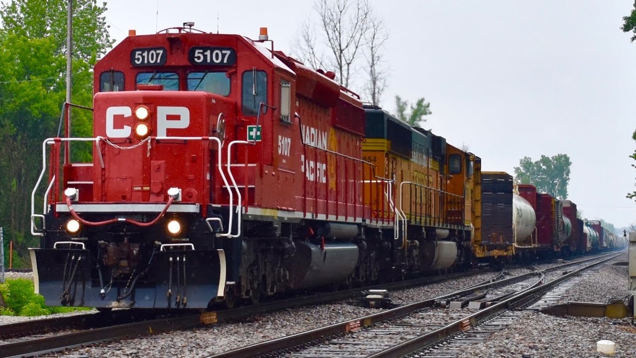 Quick chase of CP 286 with a SD40-3 leader! 6/12/19