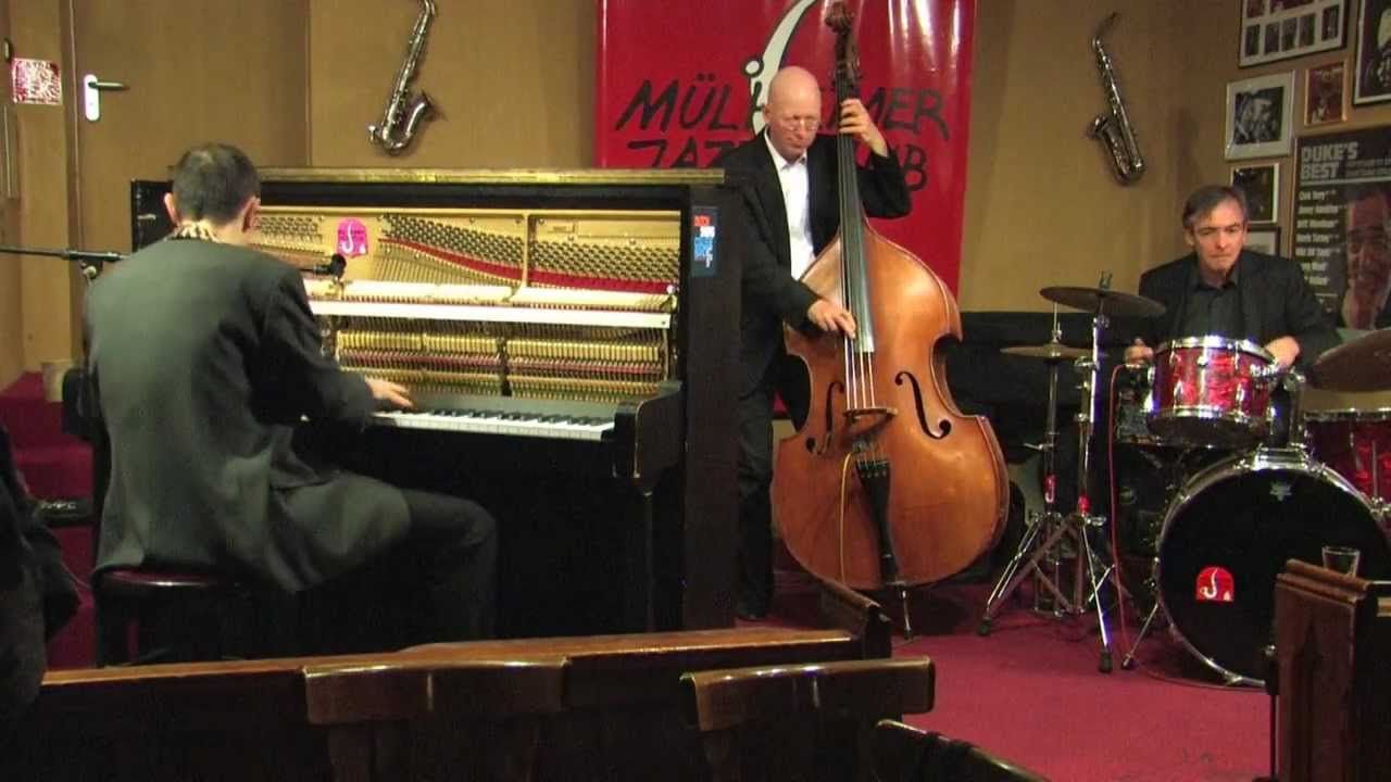 Michael Alf Trio plays 
