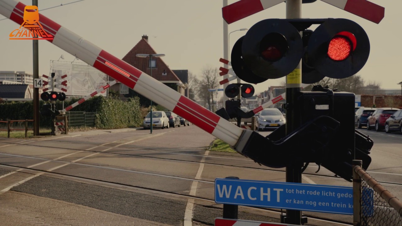 DUTCH RAILROAD CROSSING - Bunnink - Stationsweg