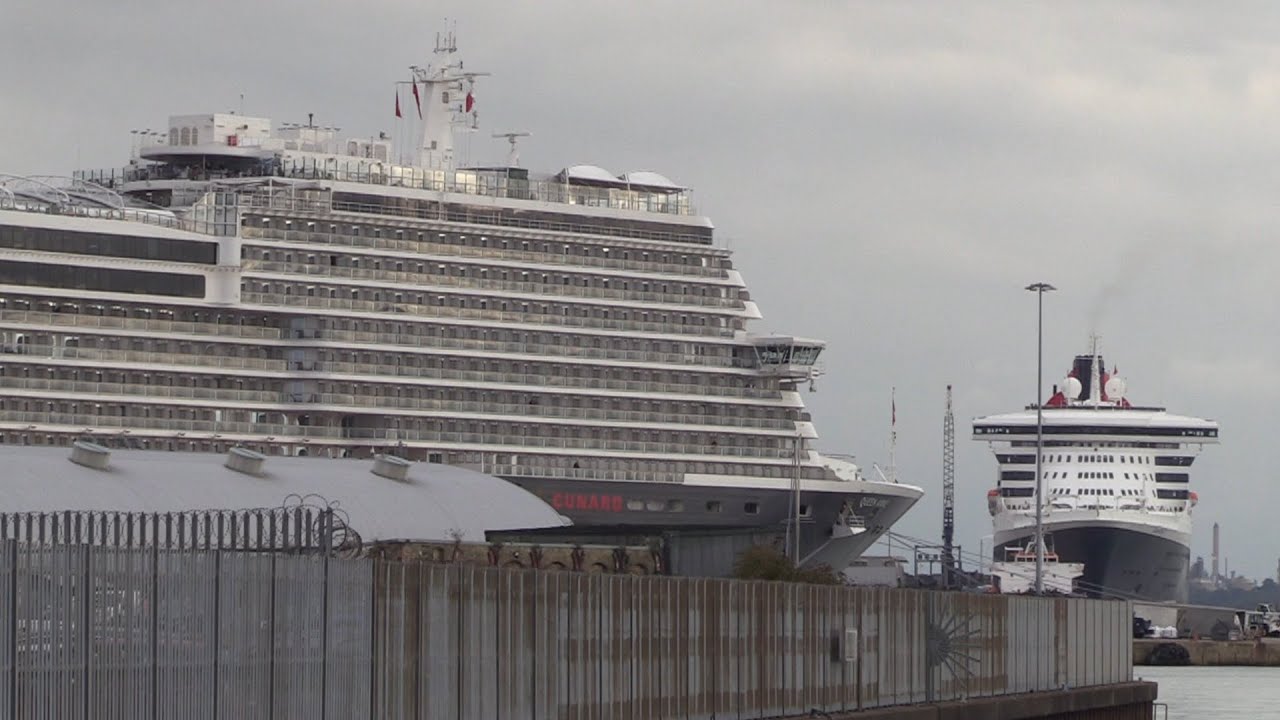 QUEEN ANNE & QUEEN MARY 2 EPIC HORN BATTLE ON DEPARTURE SOUTHAMPTON 26/09/25