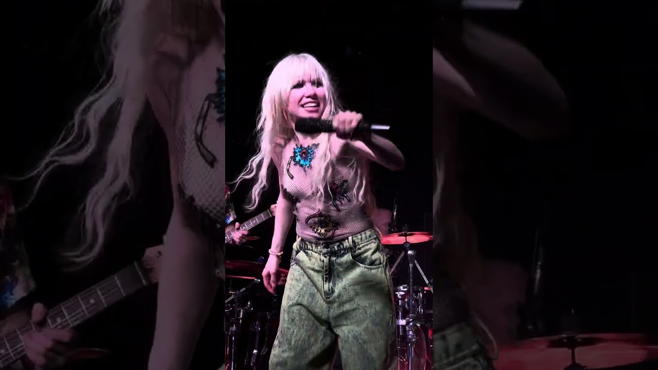 Carly Rae Jepsen - The Loneliest Time (Live in Rio de Janeiro, Brasil)