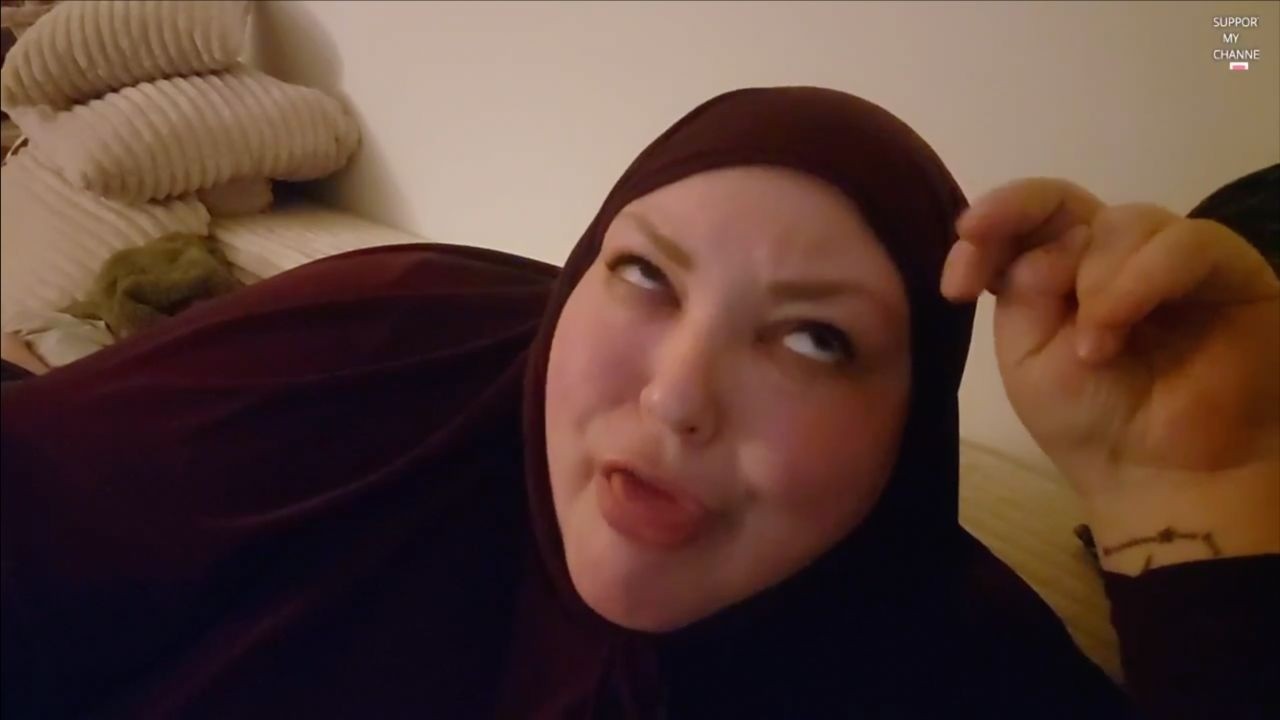 Foodie Asks ChatGPT to Talk to Her like Her Sexy Syrian Husband | HIGHLIGHTS
