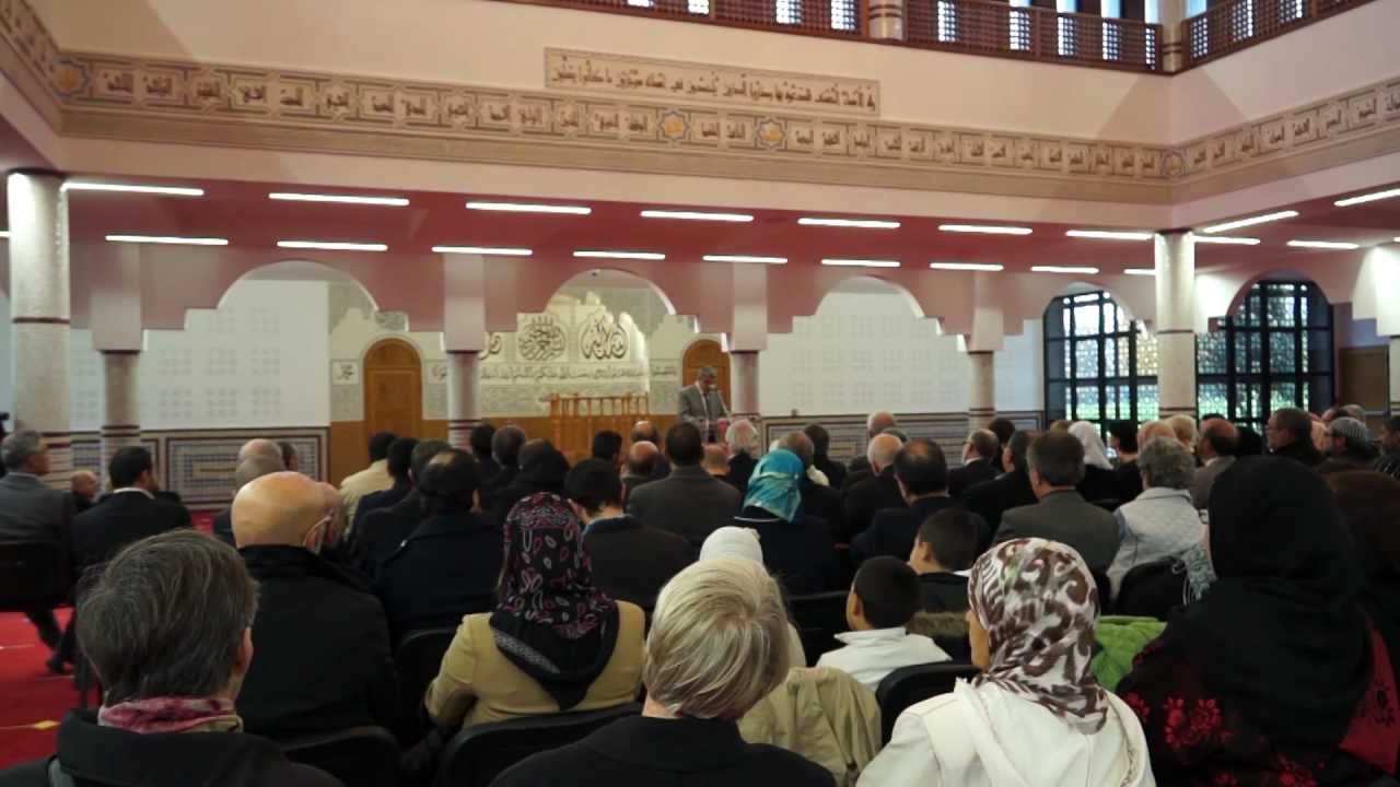 Mosquee_Assalam_Nantes et Centre culturel Abdullah Al Darwish.mov