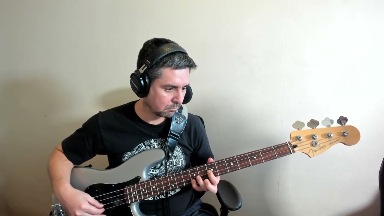 Iron Maiden - The Clansman (Bass Cover)
