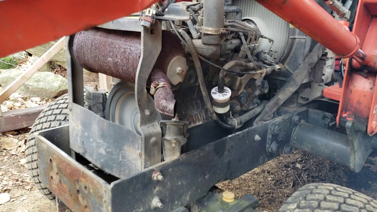 Kubota BX24 d902-ES02 smoking.