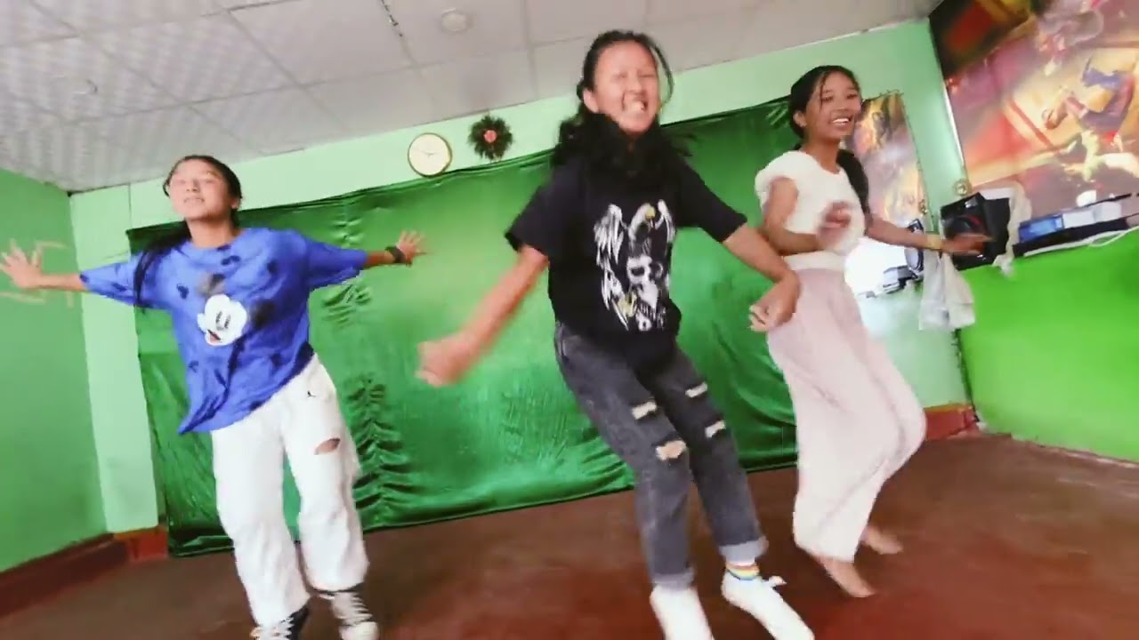 ( O mere sona re ) cover dance ❤️❤️A  video by vine Bhimphedi ❤️❤️ #omeresonare