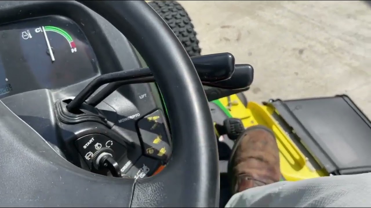 JOHN DEERE X728 For Sale