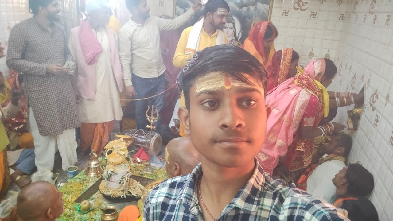 Shiv mandir ka name karne ho raha|| to ham bi chala gaya mandir ka andar baba shiv ♥️♥️