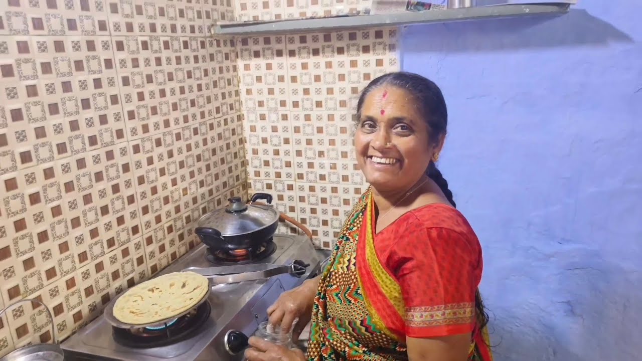 કાઠીયાવાડી દેશી રોટલા અને અથાણું અને બાનુ કીર્તન