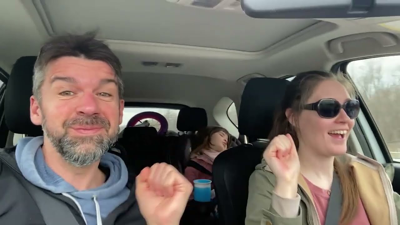 EN FAMILLE, ROUYN-NORANDA C&rsquo;EST LOIN&hellip; D&rsquo;&Ecirc;TRE PLATE!