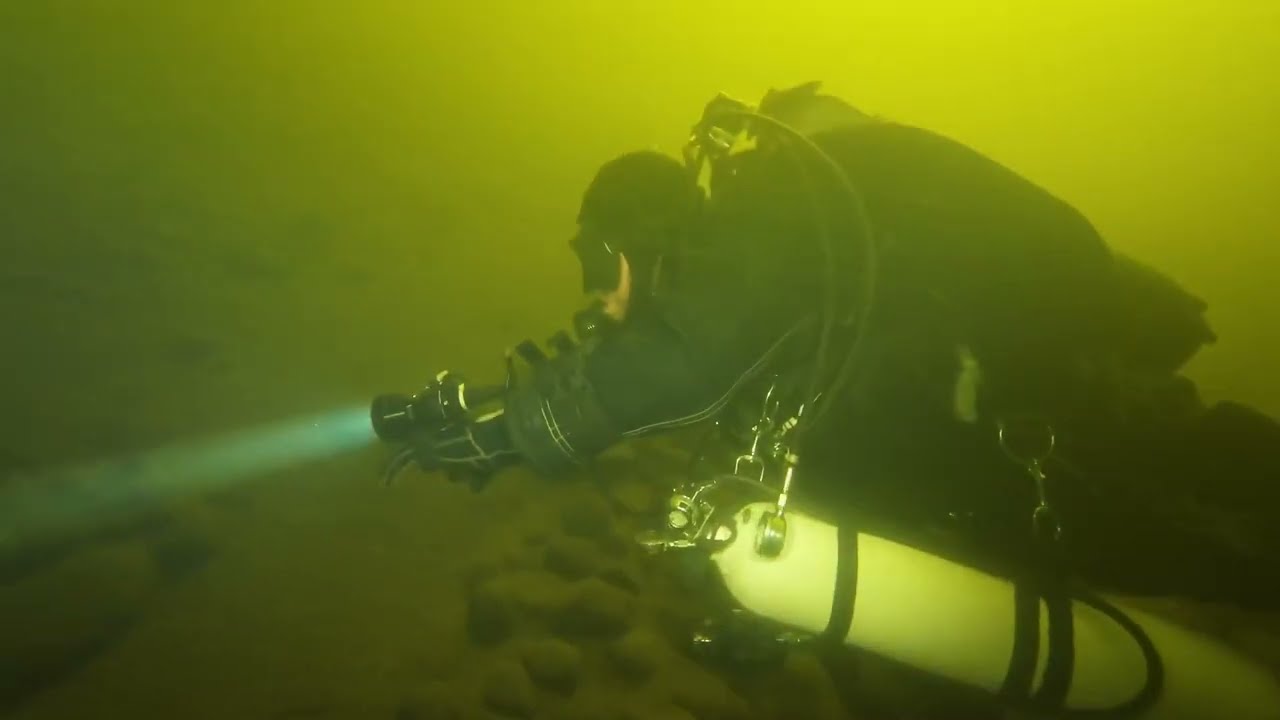Diving in Norway. Mj&oslash;sa lake. Dykking i Mj&oslash;sa.