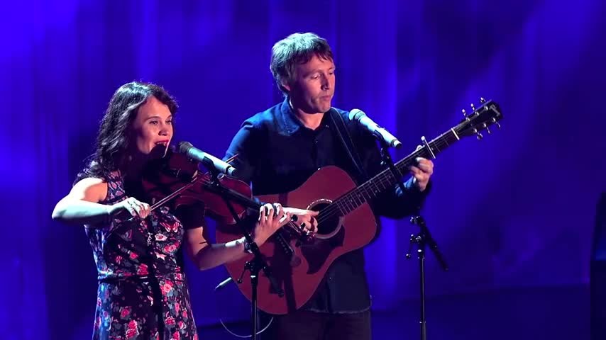 Olion Byw - Nant Y Mynydd a Bachgen Bach o Dincer