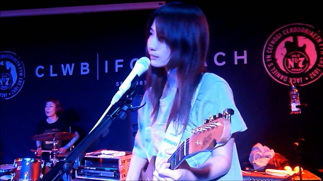 TRICOT LIVE AT CLWB IFOR BACH, CARDIFF 5TH MARCH, 2016