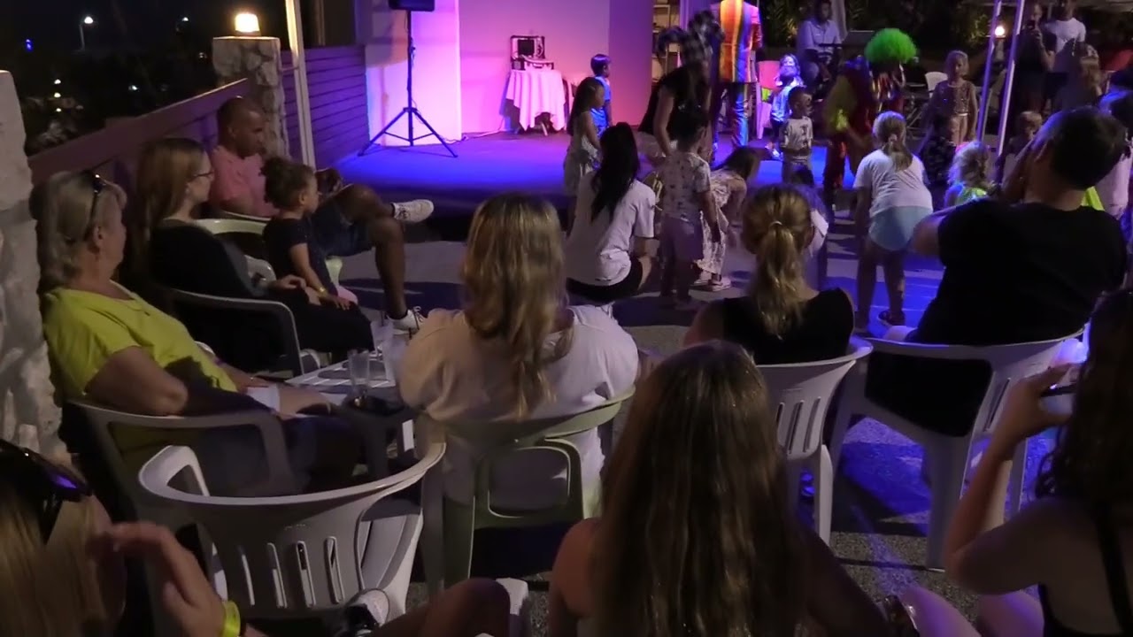 Mini DISCO -- Cosmopolitan Sol Melia Hotel auf Rhodos - Juni 2024