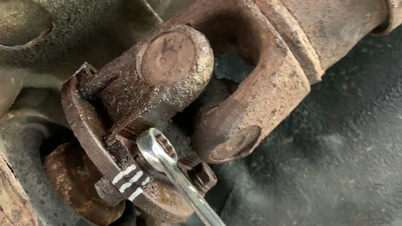 Toyota Celica GT4 ST185 Engine removal preparation