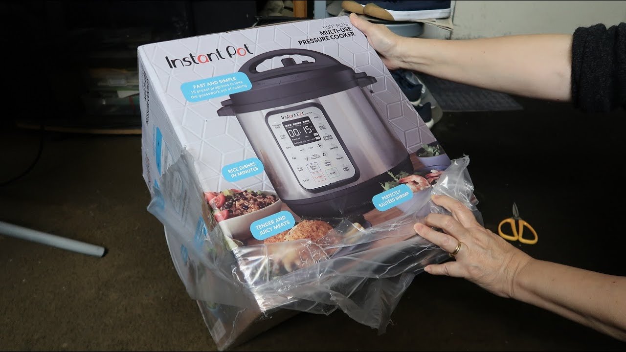 Instant Pot Duo Plus 9-in-1 Electric Pressure Cooker mở hộp