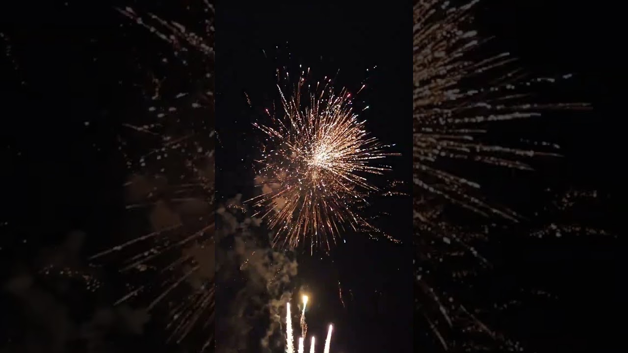 Fogos de artifício de ano novo (23-24)