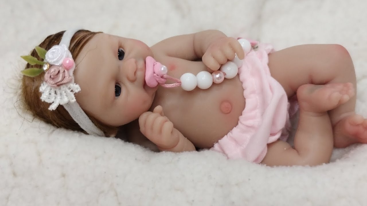 Mini beb&ecirc; reborn silicone s&oacute;lido