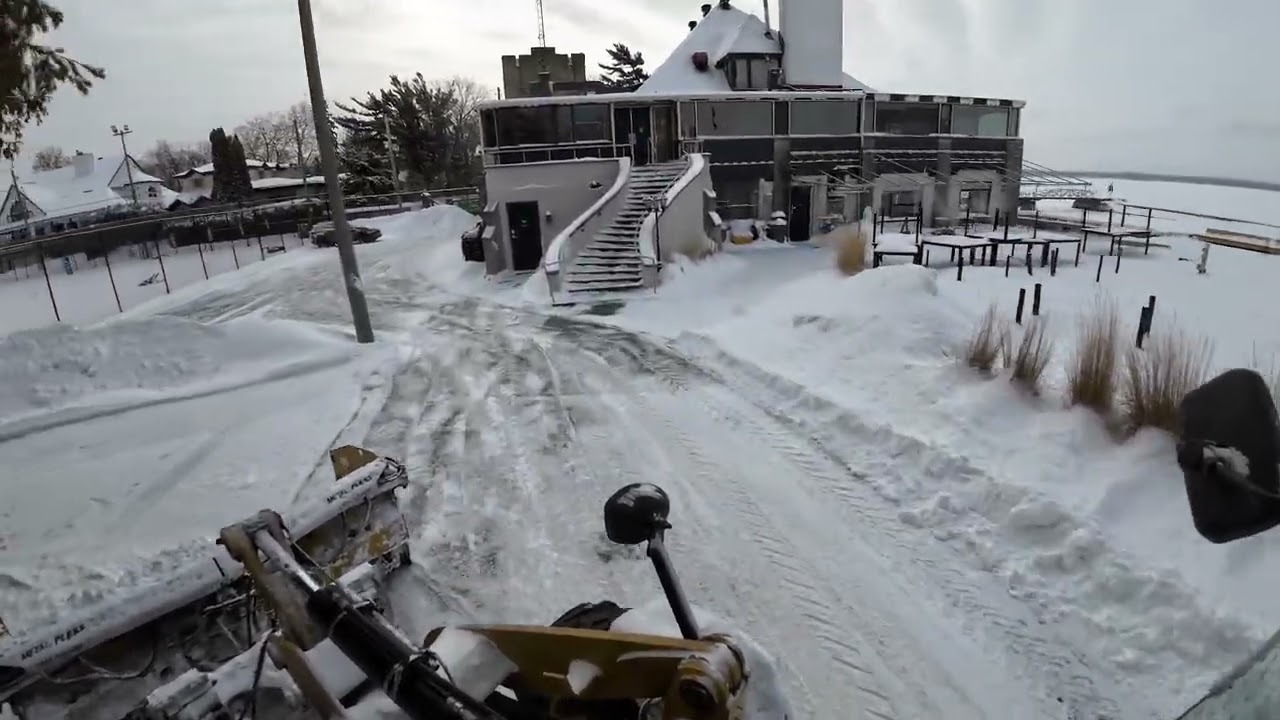 Plowing snow with a metalpless blade 