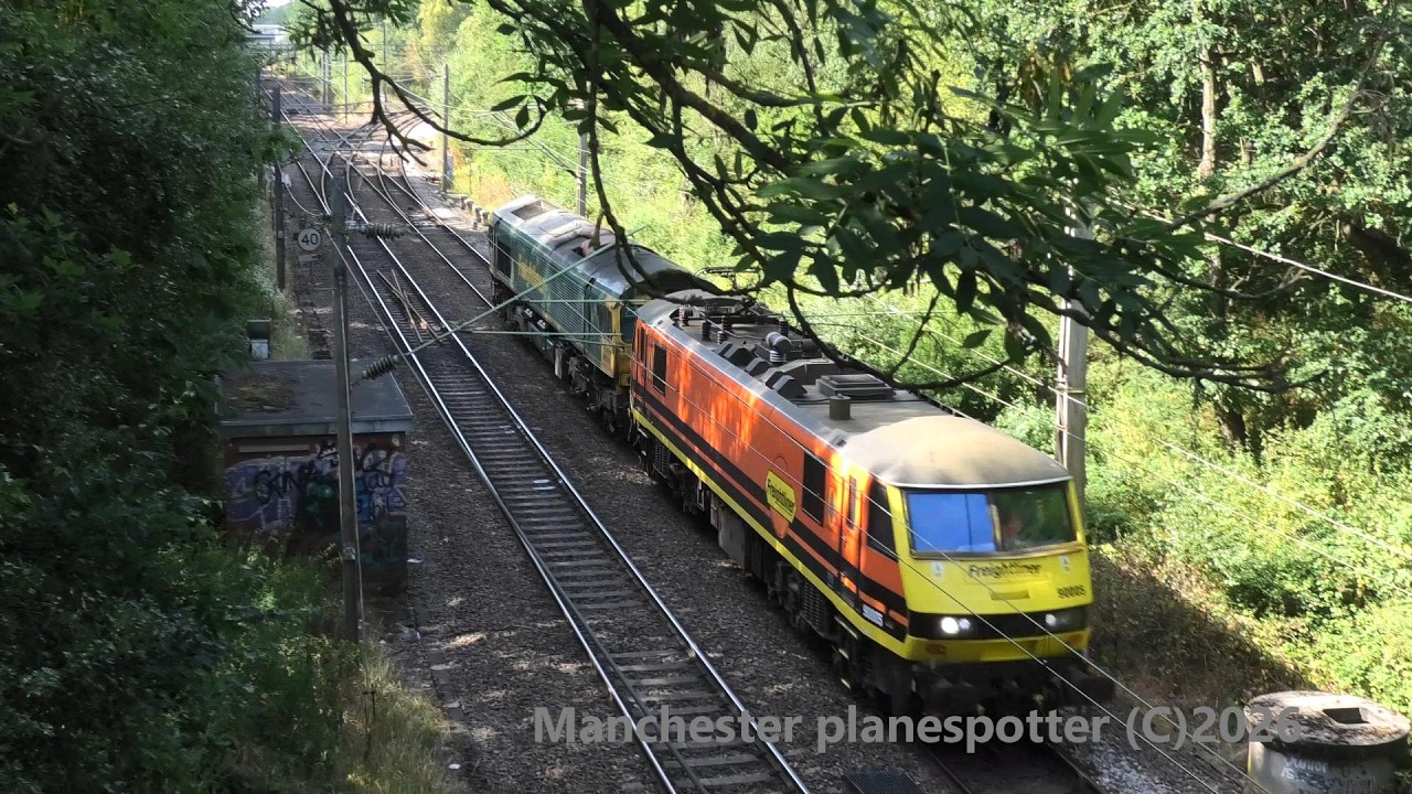 Freightliner Class 90005+66510 Light Engine Move On 0H95 Is Seen Passing At Heald Green On 20/07/26