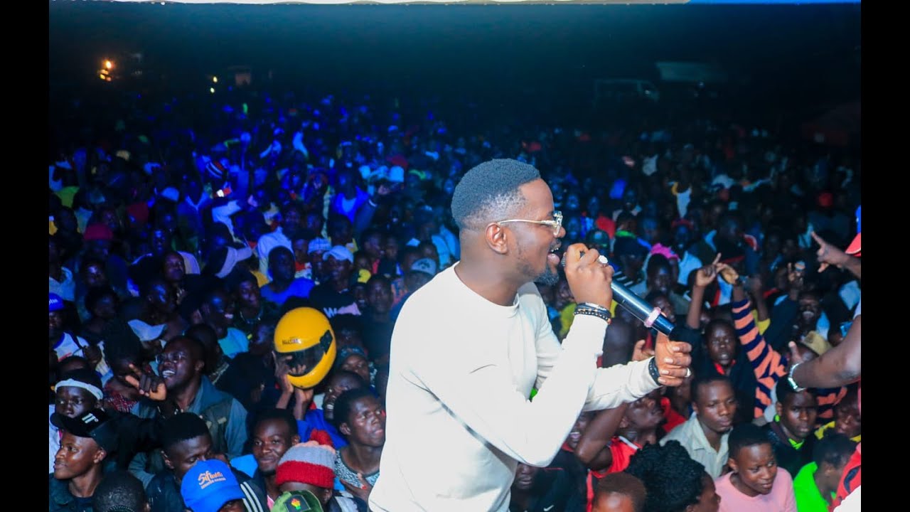 Prince Indah Performing New song REMBO At Kings Club Bondo