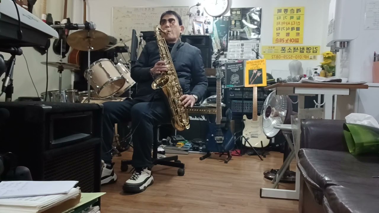 2026년 02월 17일 설날기념 개나리 처녀 김영철색소폰 복 많이 받으세요