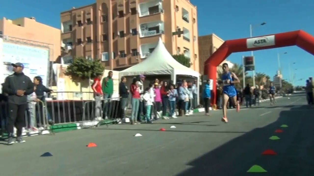 العداء منتصر زاغو يحطم الرقم القياسي لسباق تافيلالت الدولي على الطريق الرشيدية