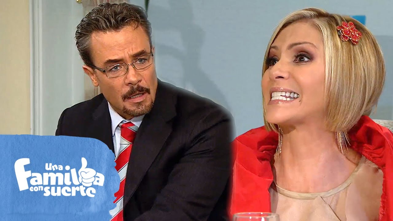 Vicente se entera del embarazo de Pina | Una familia con suerte | C-103 | tlnovelas