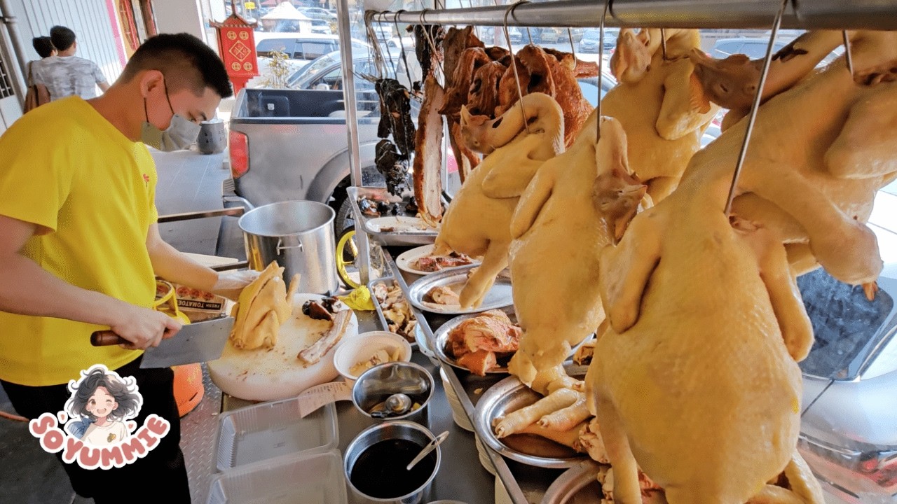 Amazing Skill! 28 y/o Boss Roast & Poach Chicken All by Himself! - Malaysia Street Food