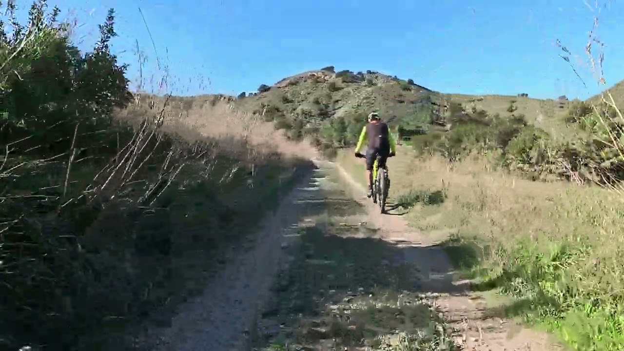 Mtb Electrica  subiendo a la quinta