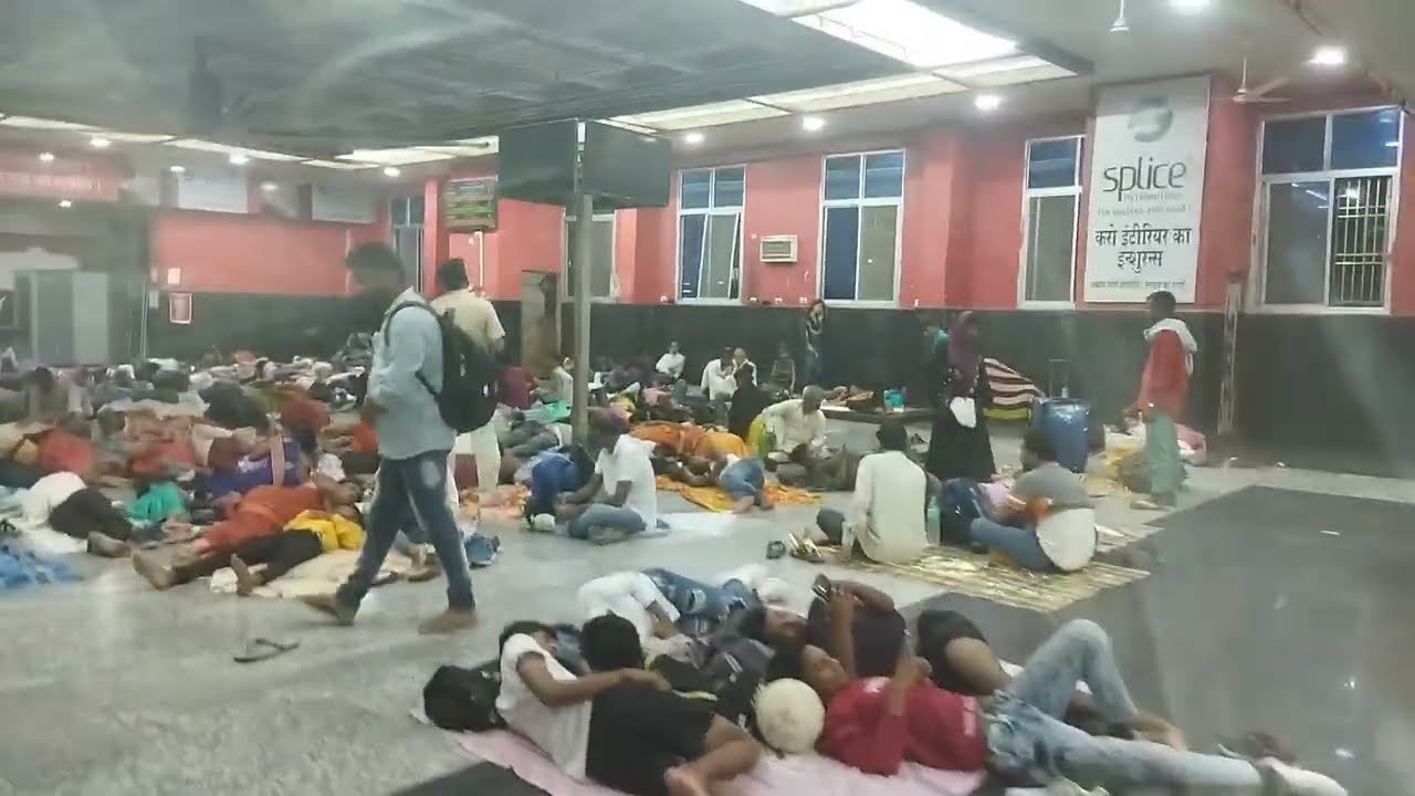 India's Biggest Platform Railway station Video in gorakhpur junction | Night Time |