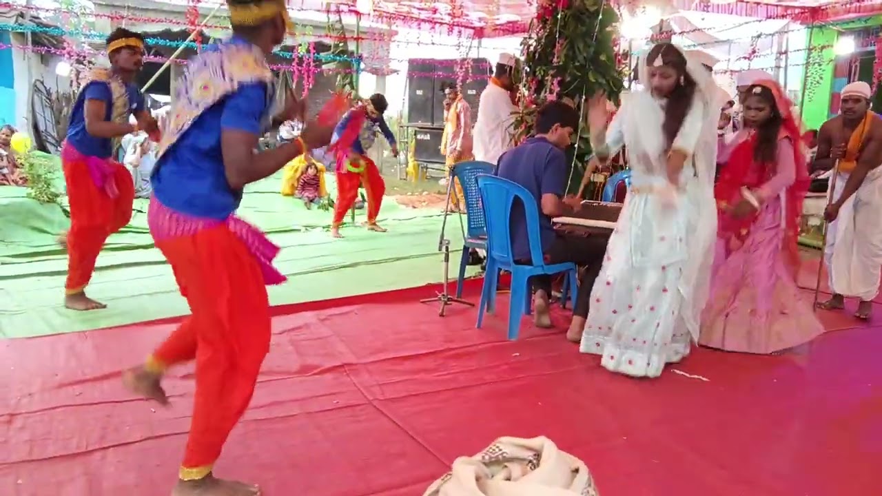 Radha yeshi shaji re bemisal njariya me jhul rahi bhajan 