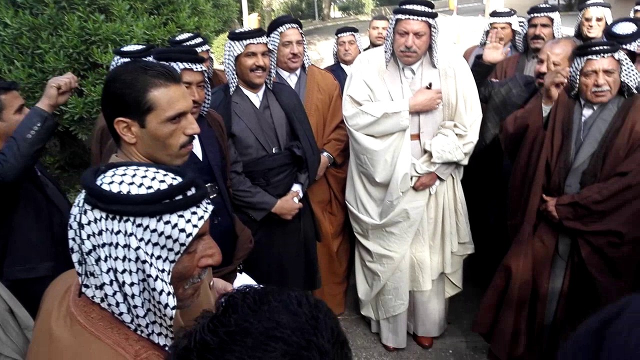 زيارة الأمير مثنى آل حاتم ال حسن امير بني حسن للاطمئنان على صحته الشيخ نجم آل عگيلي شيخ الثراون