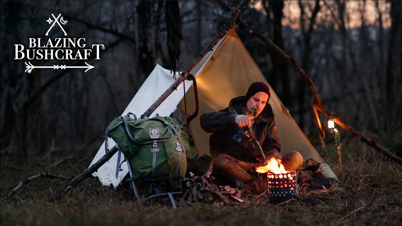 24h Bushcraft Wildcamp by a Creek / A-Frame Canvas Tarp Setup