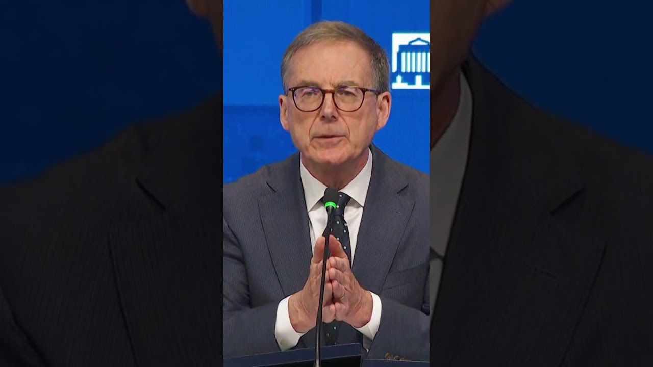 Canada's economy is weak but 'not clearly in recession': Macklem