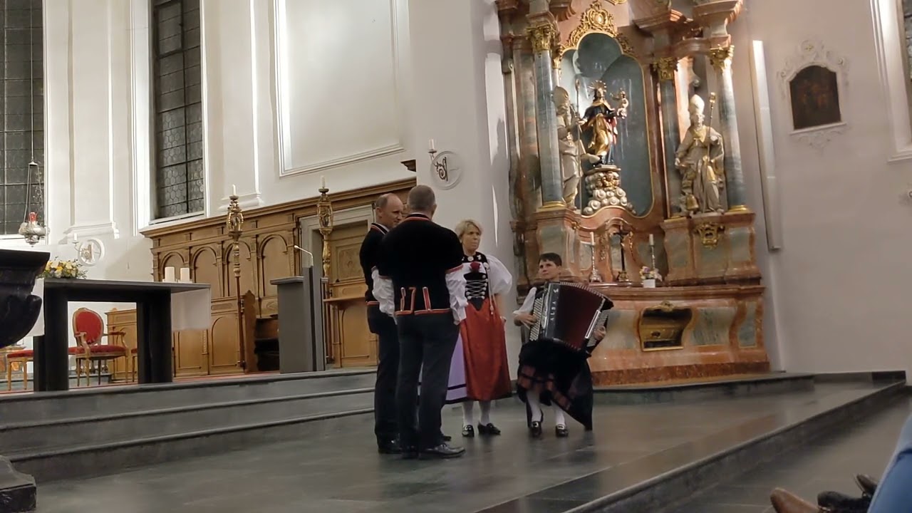 Jodlerquartett Gmüetlech us em Äntlibuech -  E schöni Zyt
