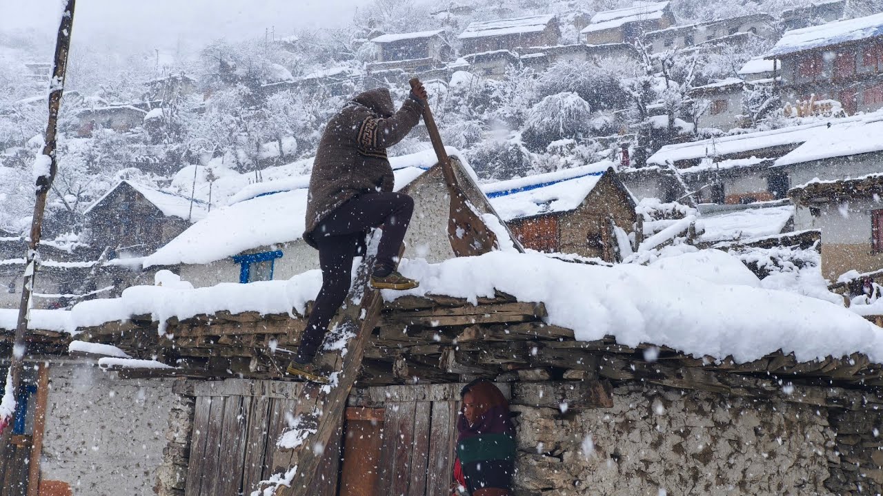 Himalince Village Life Snow Fall Day | Hard Working Old Man in Mountain Nepal