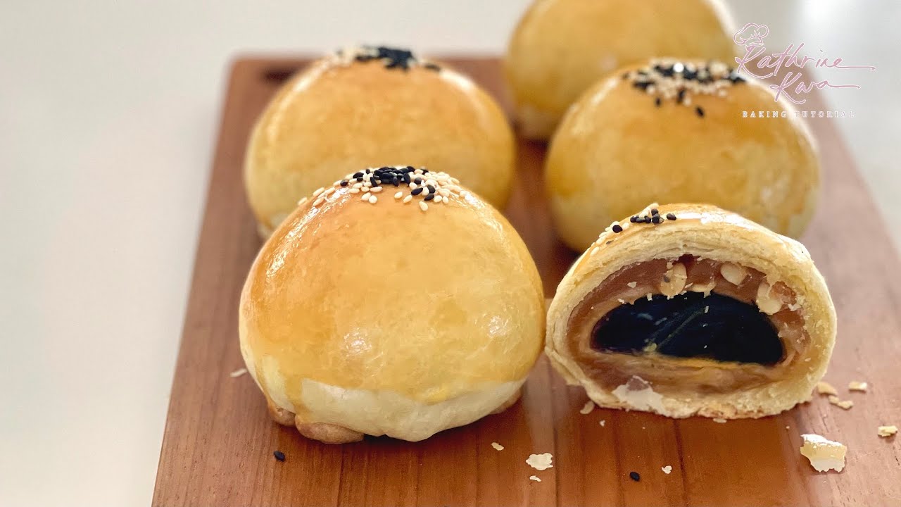 Century Egg Pastry | Century Egg Flaky Mooncake  皮蛋酥