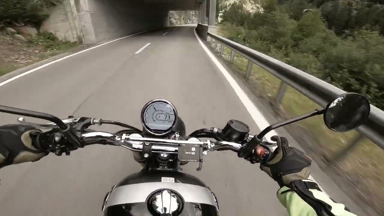 [CH] Epic mountain Road to Samnaun (Royal Enfield 650 Bear)